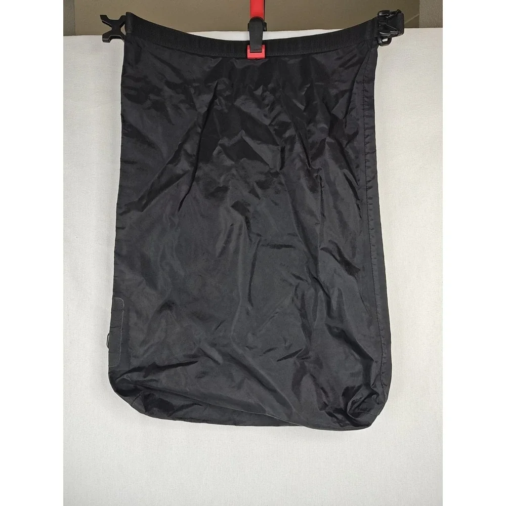 Oakley Black 22L Dry Bag Waterproof Roll-Top Bag Outdoor Water Sports Gear